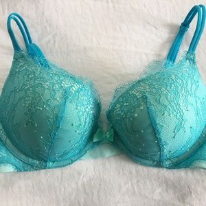 NWOT Victoria's Secret Very Sexy Push-Up 34 C